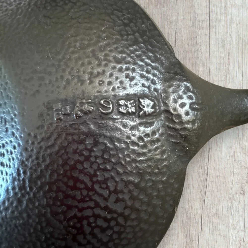 Vintage Japanese Tetsubin NAMBU TEKKI 2.5 CUP - 20oz Cast Iron Tea Pot Trivet